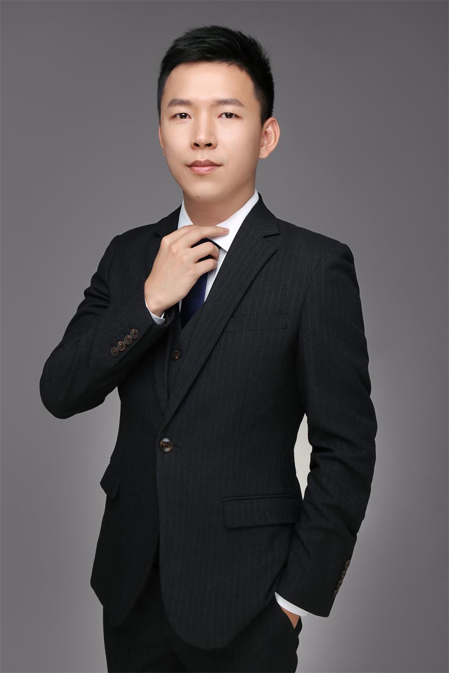 李三忠 艺术总监 & 首席设计师